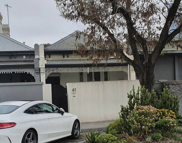 41 Hawksburn rd South Yarra
