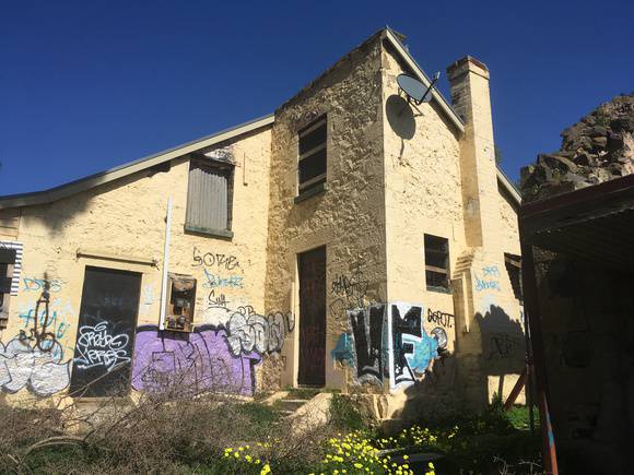 2019 Inn building