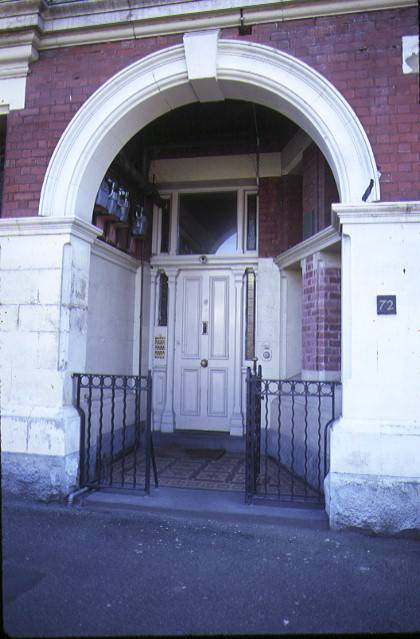 queen bess row hotham street east melbourne front entrance oct1985