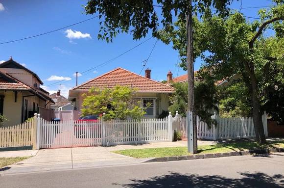 16 Serrell Street, Malvern East