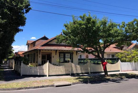 18 Serrell Street, Malvern East