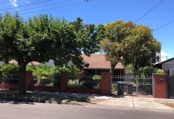 6 Serrell Street, Malvern East