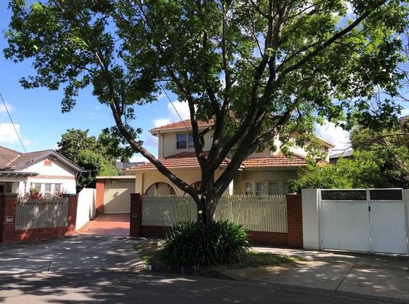 5 Bretonneux Square, Malvern East