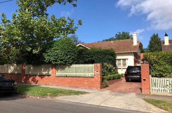 33 Nirvana Avenue, Malvern East