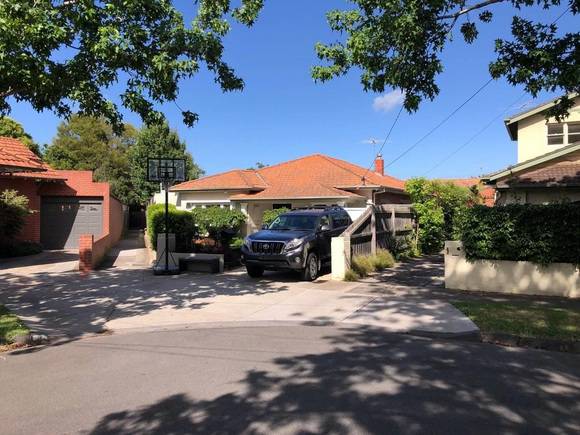 2 Bretonneux Square, Malvern East