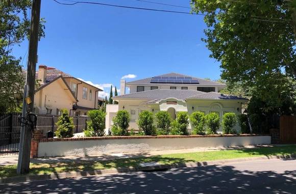 16 Karma Avenue, Malvern East