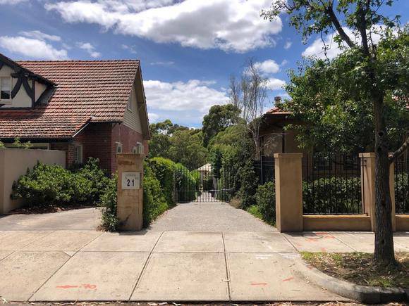 21 Talbot Crescent, Kooyong