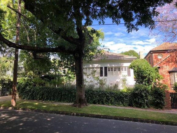 27 Avenel Road, Kooyong