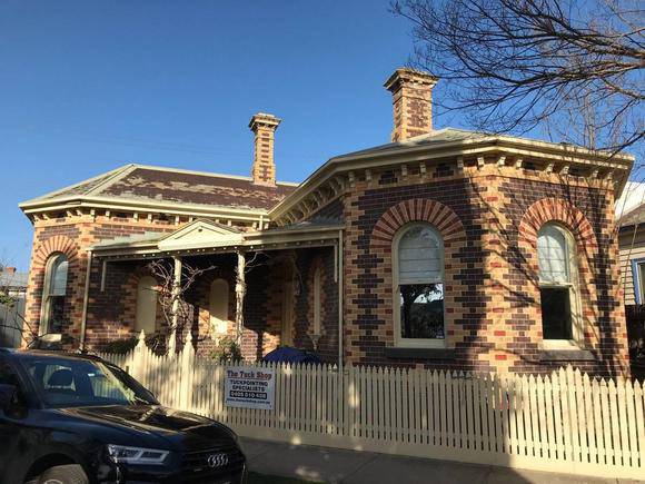 15 Inverness Ave, Malvern