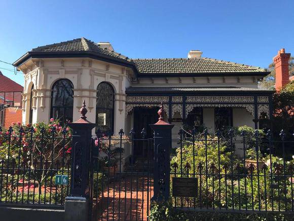 16 Turner Street, Malvern East
