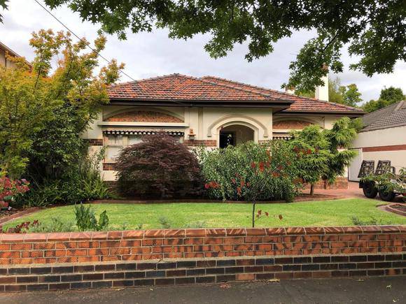 27 Douglas Street, Malvern East