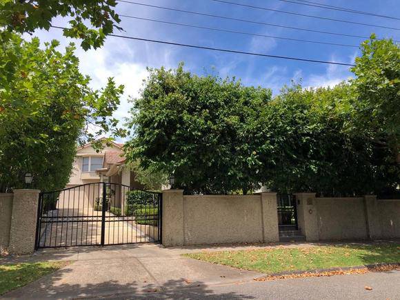 18 Warra Street, Toorak