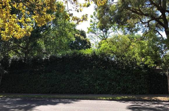 10 Glenbervie Road, Toorak.