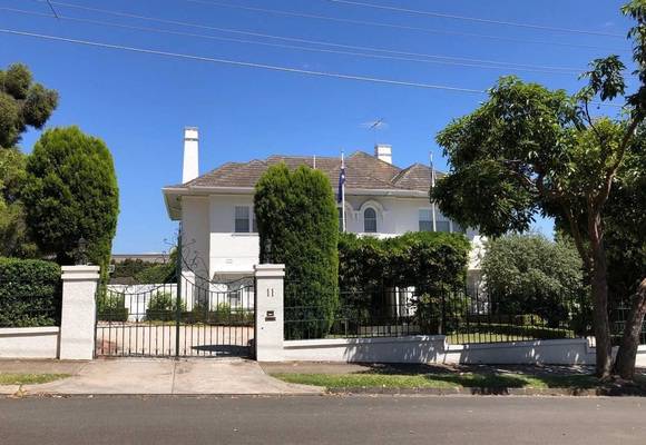 11 Glenbervie Road, Toorak