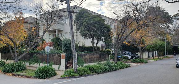 25 Glen Road, Toorak