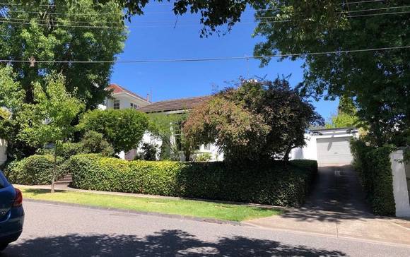 15 Moonga Road, Toorak