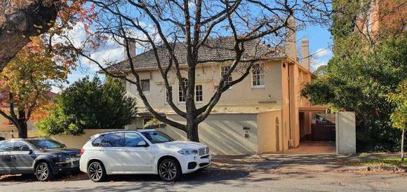 2A Moonga Road, Toorak