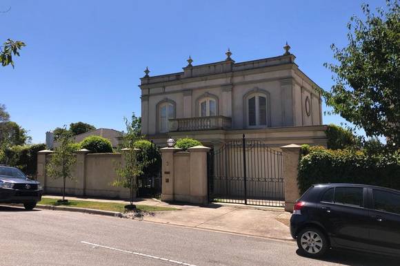 3 Glyndebourne Avenue, Toorak