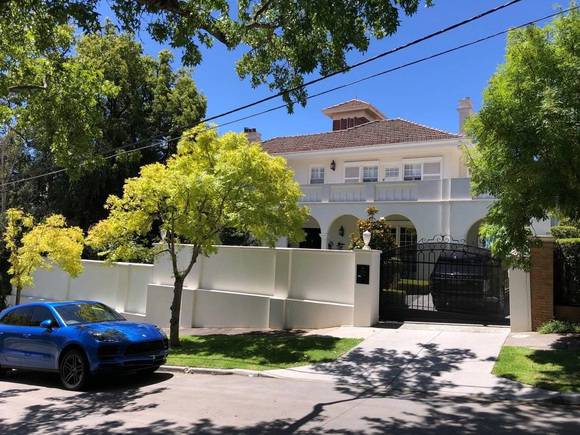 6 Evans Court, Toorak