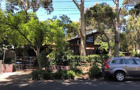 16 & 16A Glyndebourne Avenue, Toorka