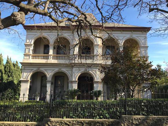 15-19 Grandview Grove, Prahran