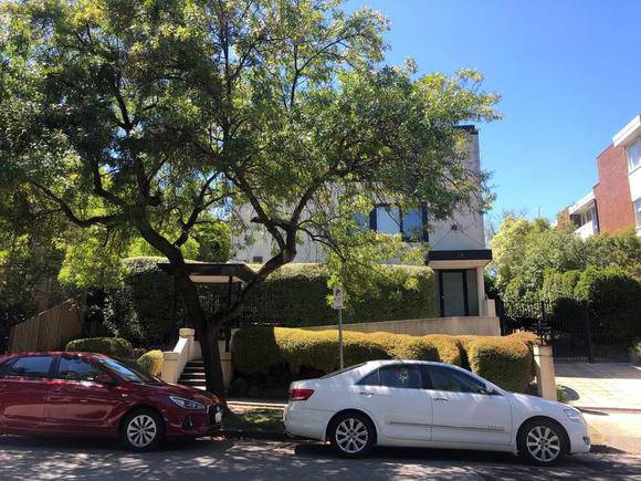 24 Grandview Grove, Prahran