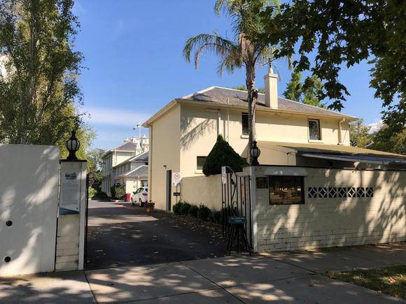 21 St Georges Road, Toorak