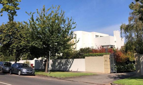 13 St Georges Road, Toorak