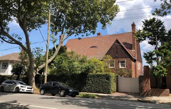 687-689 Orrong Road, Toorak