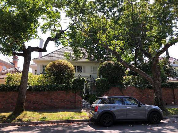 5 Huntingfield Road, Toorak