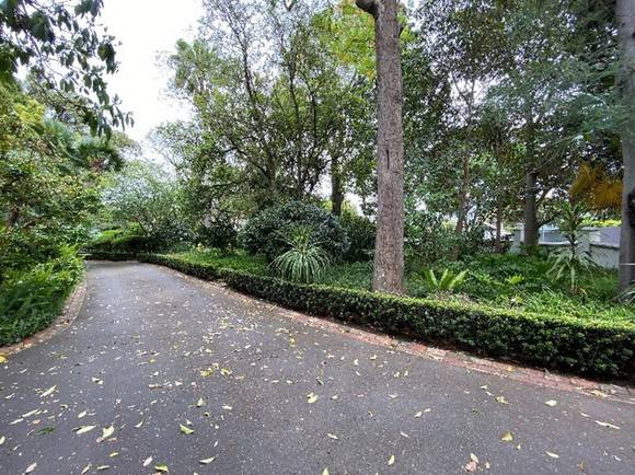 View up northern loop front driveway to residence  Heritage Victoria 2023