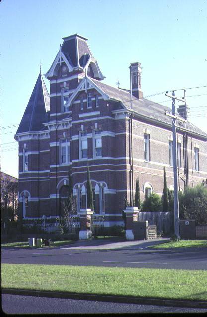 1 kiora south road brighton side view jun1981