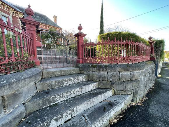 HO102 16 Seymour Cr e