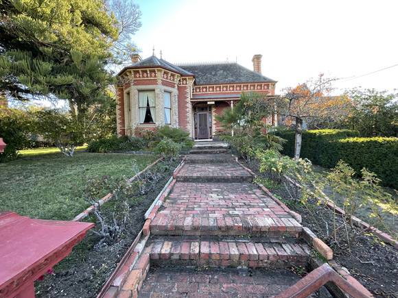 HO102 16 Seymour Cr b