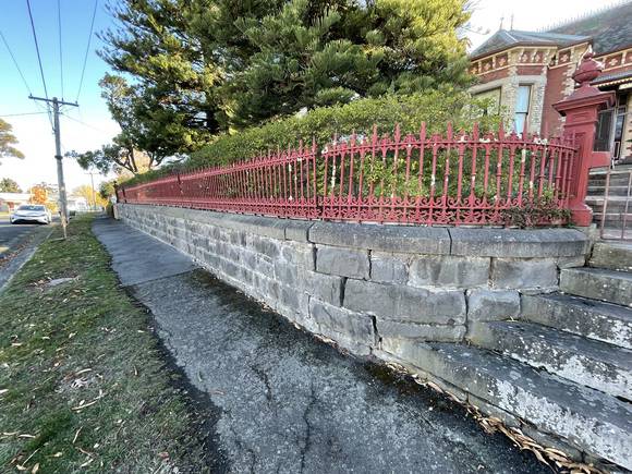 HO102 16 Seymour Cr c