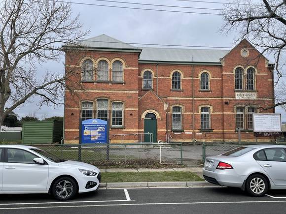 HO145 185-7 Yarrowee St