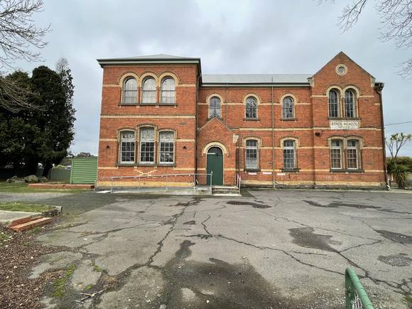 HO145 185-7 Yarrowee St  2 