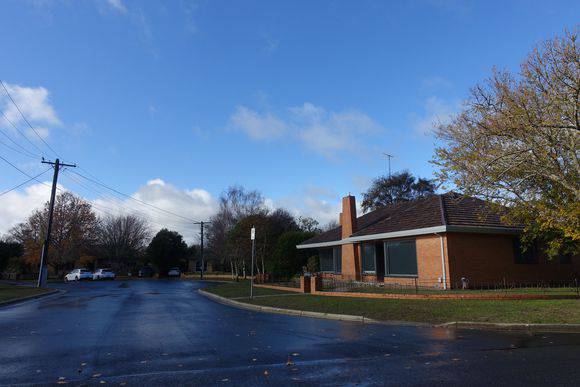 HO169 Waller Estate - 5 Merl Court (note angled chimney)