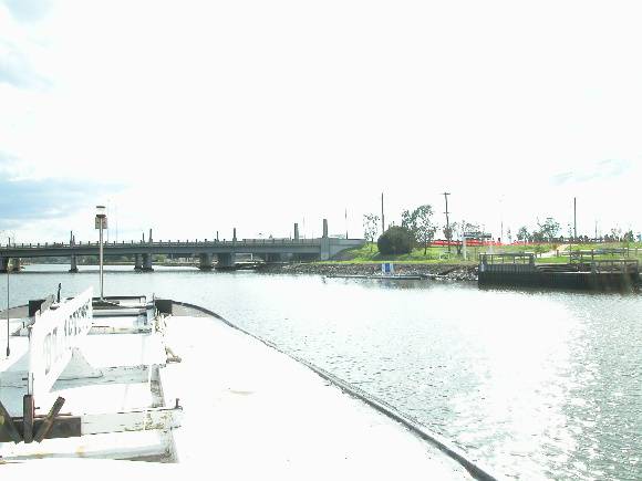 Lynch's Bridge Timber Piles Maribyrnong July 2003 003