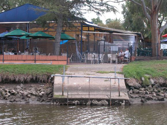 Angler's Tavern Boat Ramp Maribyrnong May 2003 001