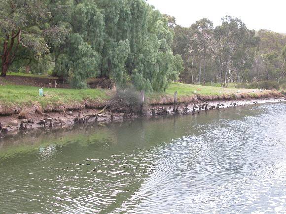 Riverview Teagardens Wharf And Slipway Maribyrnong May 2003 004