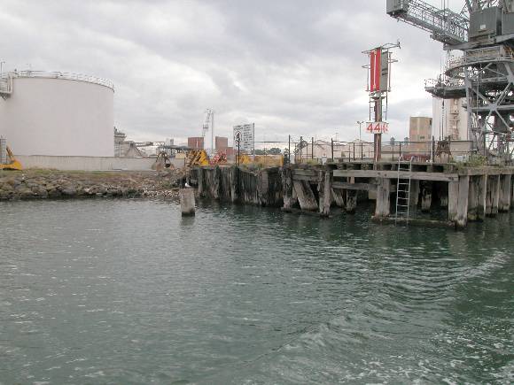 ICIANZ Chemical Factory Wharf Maribyrnong May 2003 003