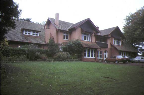 1 edrington berwick front view of house apr1985