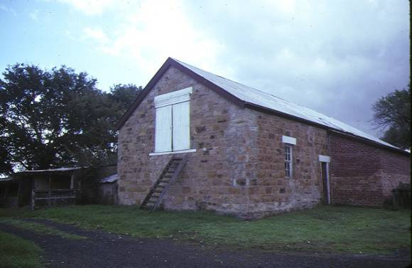 edrington berwick barn apr1985