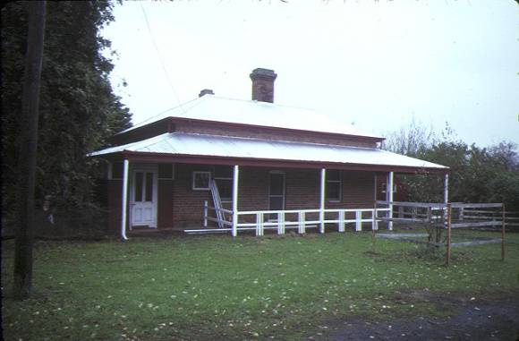 edrington berwick former homestead brick cottage