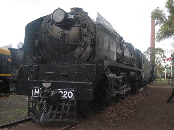 Heavy Harry_Loco H220_ARHS Museum Newport_2 May 2007_001