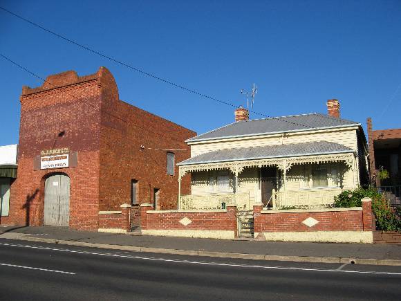Maryborough cab building & house_KJ_8 Nov 07 