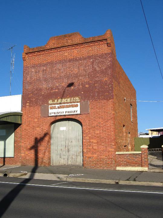Maryborough cab building_KJ_8 Nov 07 