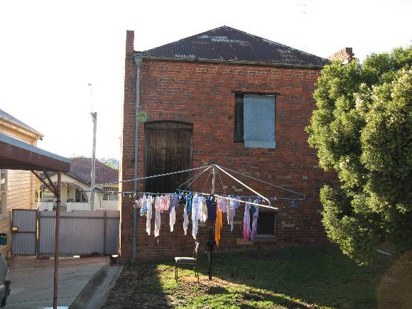 Maryborough cab building rear_KJ_8 Nov 07 