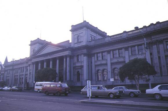 1 trades hall lygon street carlton front view jul1987